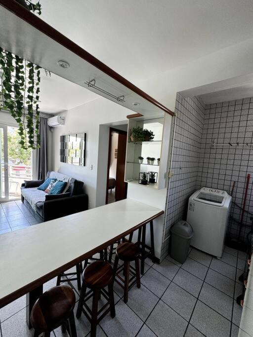 Apartamento Ap No Centrinho De Canasvieiras ,2 Quadras Mar *