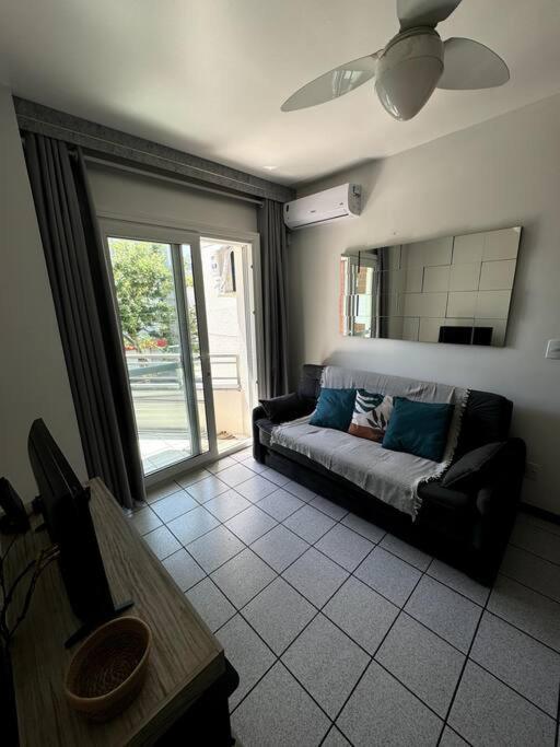 Ap No Centrinho De Canasvieiras ,2 Quadras Mar Apartamento *